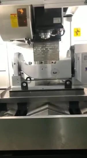 Fresadora vertical CNC Vmc1370 de alta precisão com potência do motor principal de 4 kw